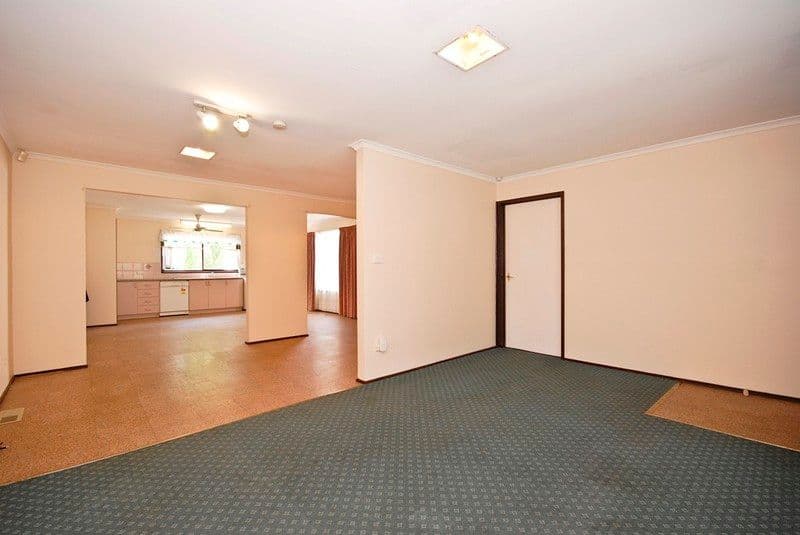 21 Dean Crescent, LAUNCHING PLACE VIC 3139, Launching Place - Thumbnail 8