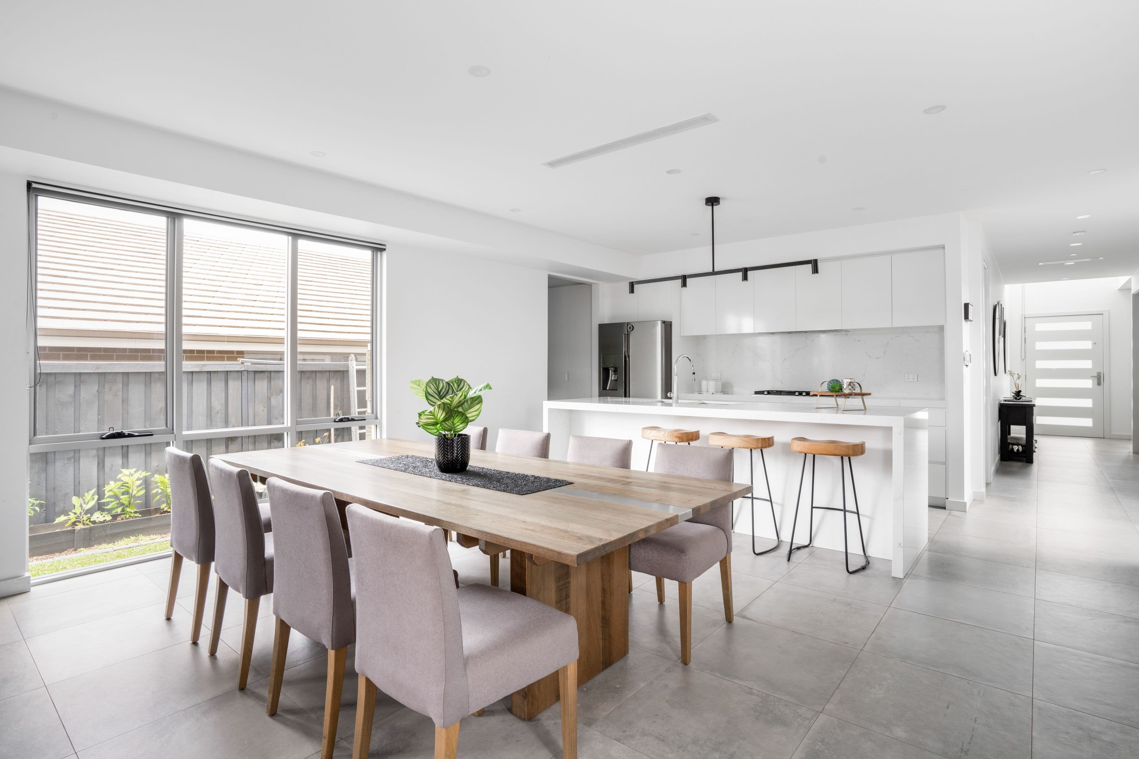 16 Kinloch Street, GLEDSWOOD HILLS NSW 2557, Gledswood Hills - Thumbnail 4