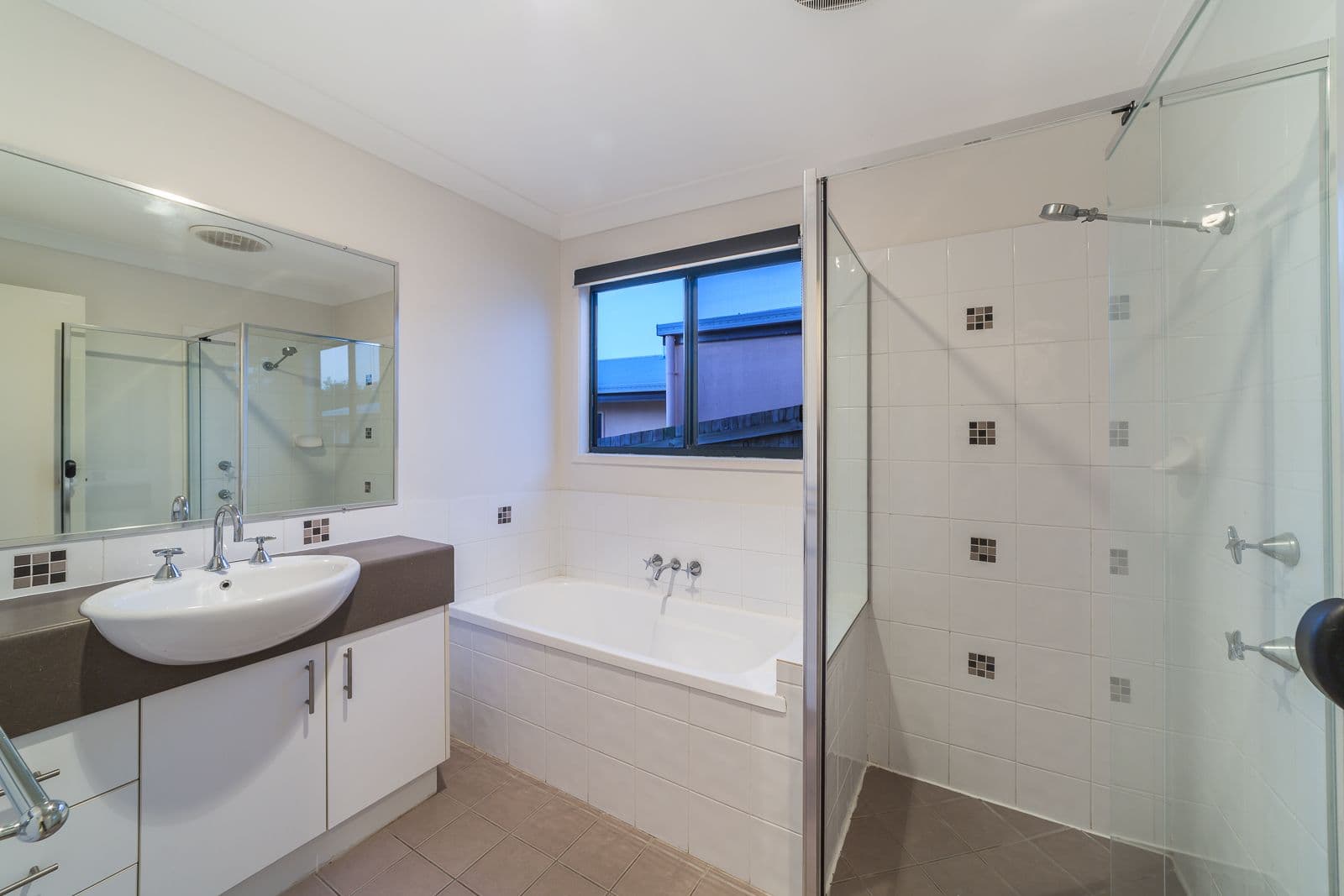9 Freestone Drive, Upper Coomera QLD 4209, Upper Coomera - Thumbnail 4