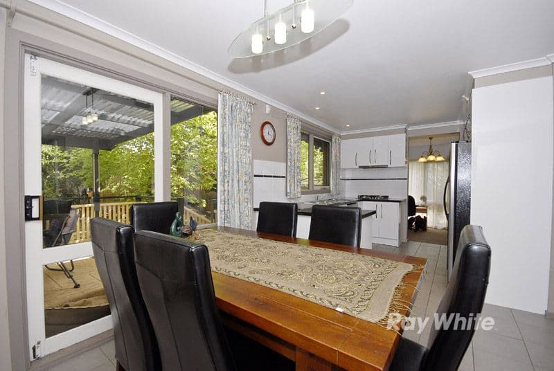 8 Simmonds Court, WANTIRNA SOUTH VIC 3152, Wantirna South - Thumbnail 3