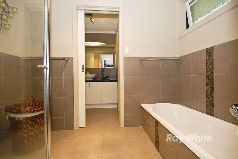 8 Simmonds Court, WANTIRNA SOUTH VIC 3152, Wantirna South - Thumbnail 4