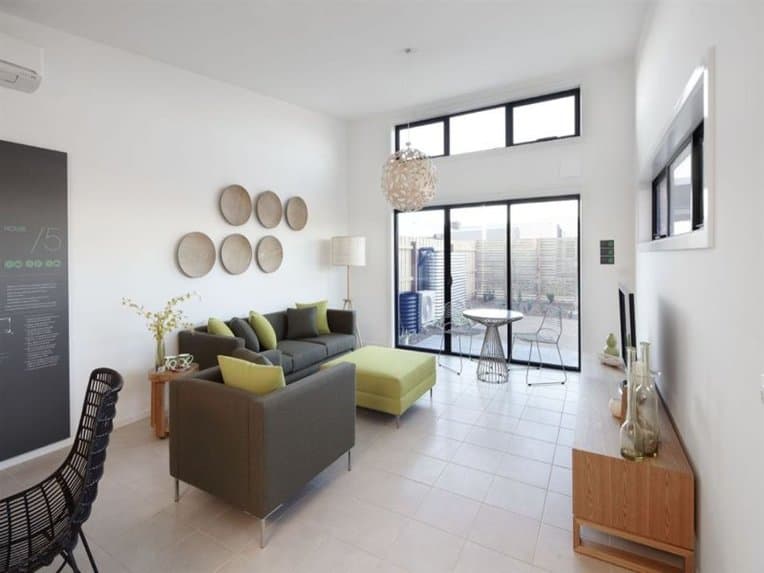 1 Landsby Lane, Dandenong, Dandenong - Thumbnail 2