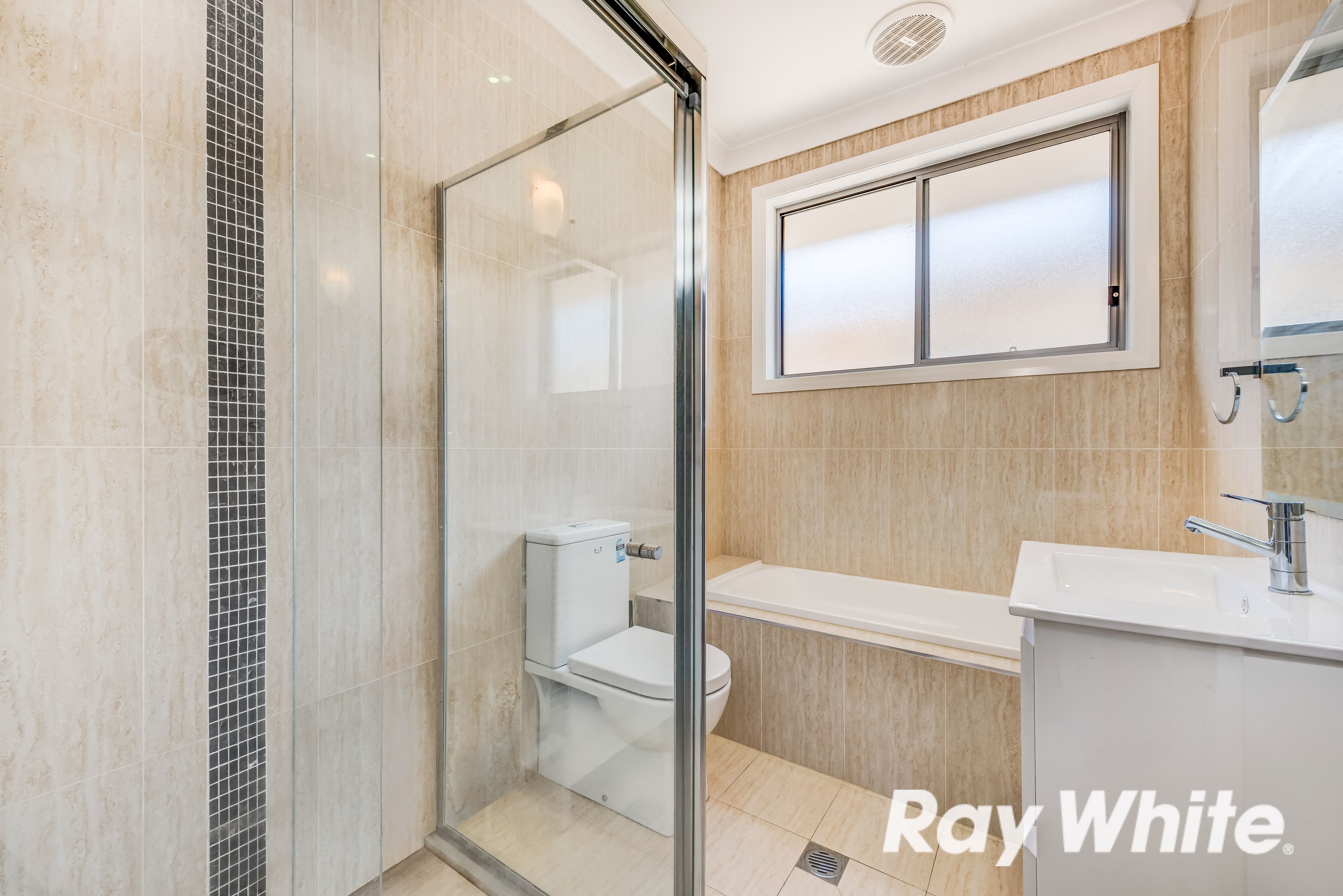 8 Fairlie Street, Kellyville Ridge - Thumbnail 4