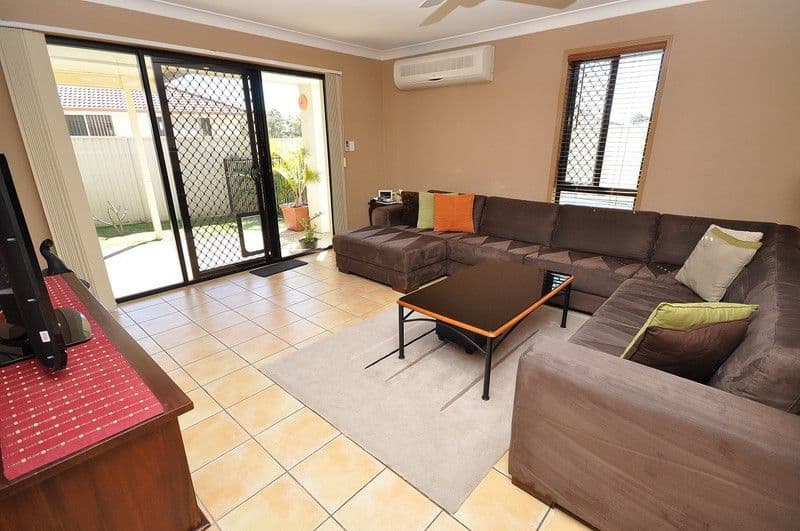 118 Christina Ryan Way, ARUNDEL QLD 4214, Arundel - Thumbnail 3