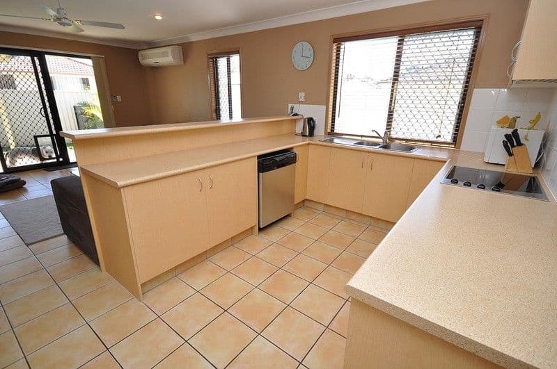 118 Christina Ryan Way, ARUNDEL QLD 4214, Arundel - Thumbnail 6