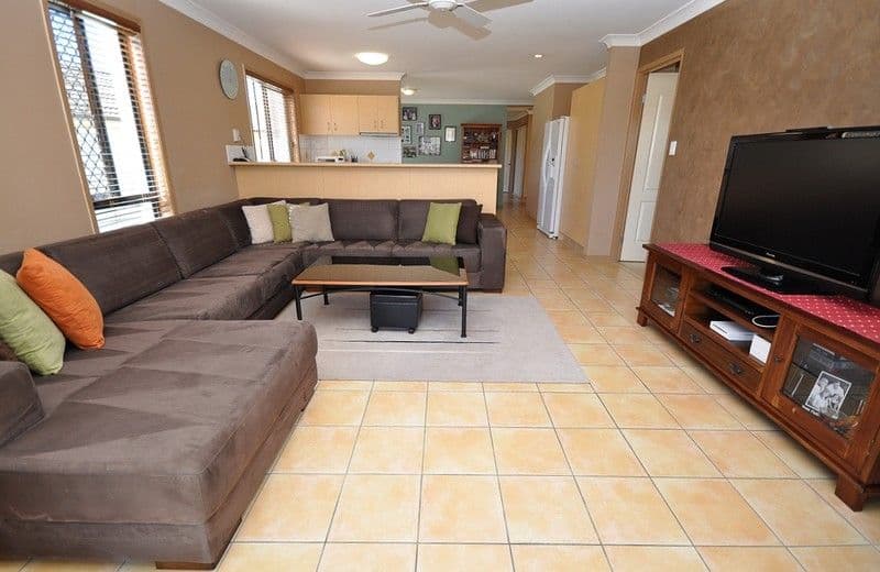 118 Christina Ryan Way, ARUNDEL QLD 4214, Arundel - Thumbnail 7