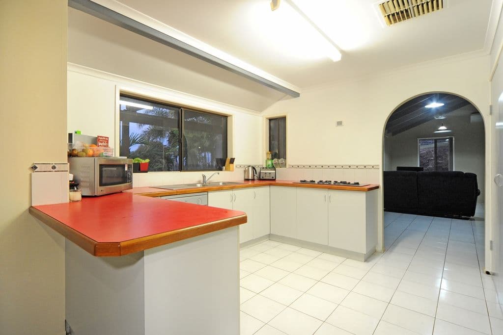 1 Alice Court, CANNONVALE QLD 4802, Cannonvale - Thumbnail 5