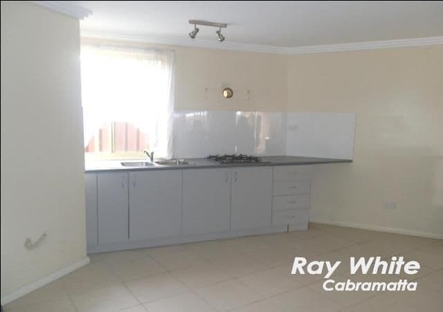 8 Carina Place, St Johns Park NSW 2176, St Johns Park - Thumbnail 4