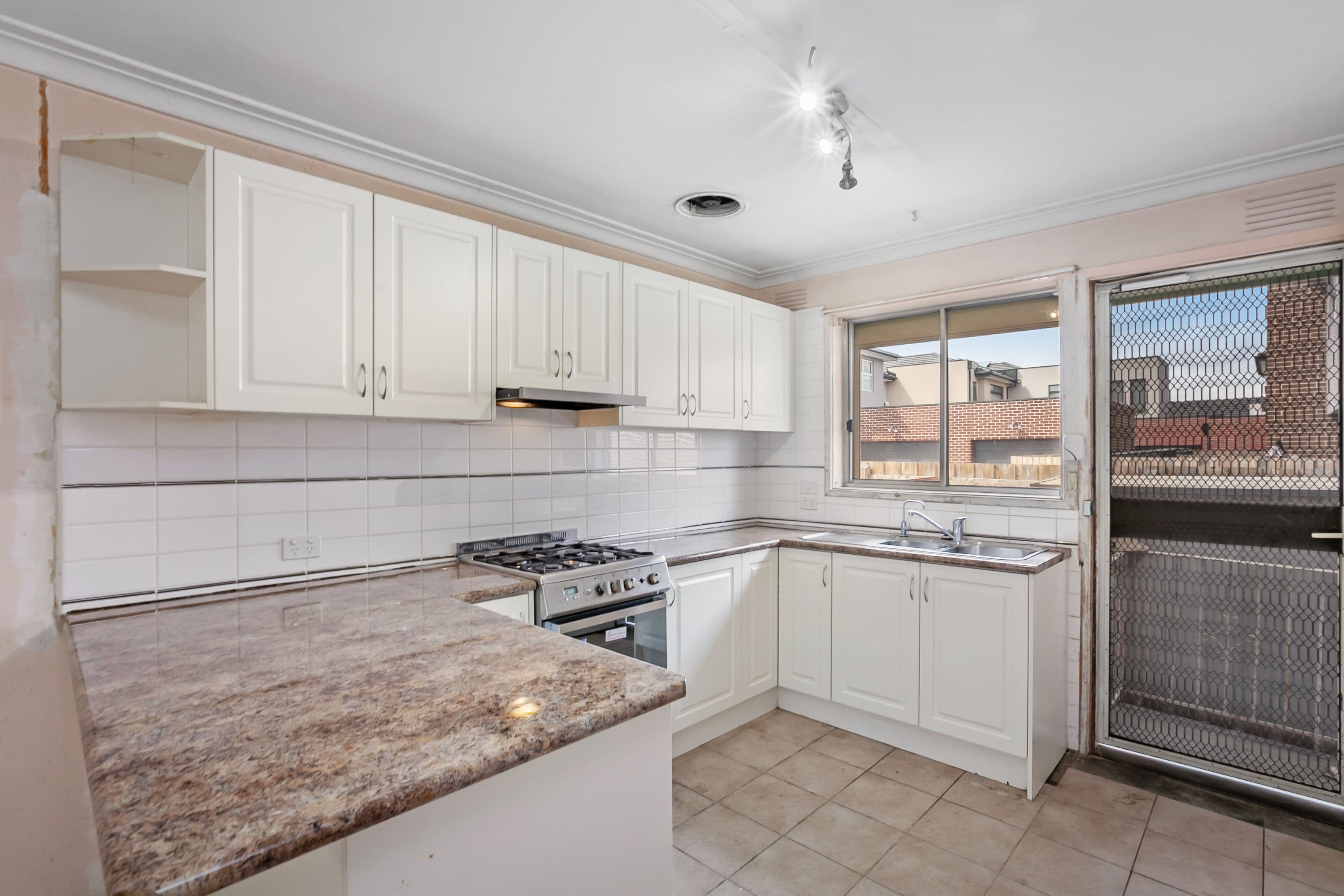 176 Rathcown Road, Reservoir VIC 3073, Reservoir - Thumbnail 4