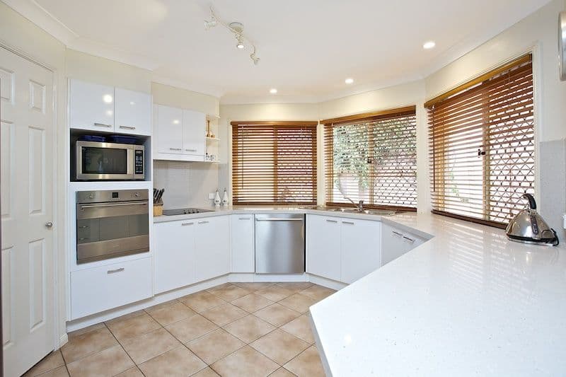 38 Arun Drive, ARUNDEL QLD 4214, Arundel - Thumbnail 5
