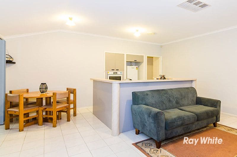 18 Lowther Court, Cranbourne North VIC 3977, Cranbourne North - Thumbnail 4