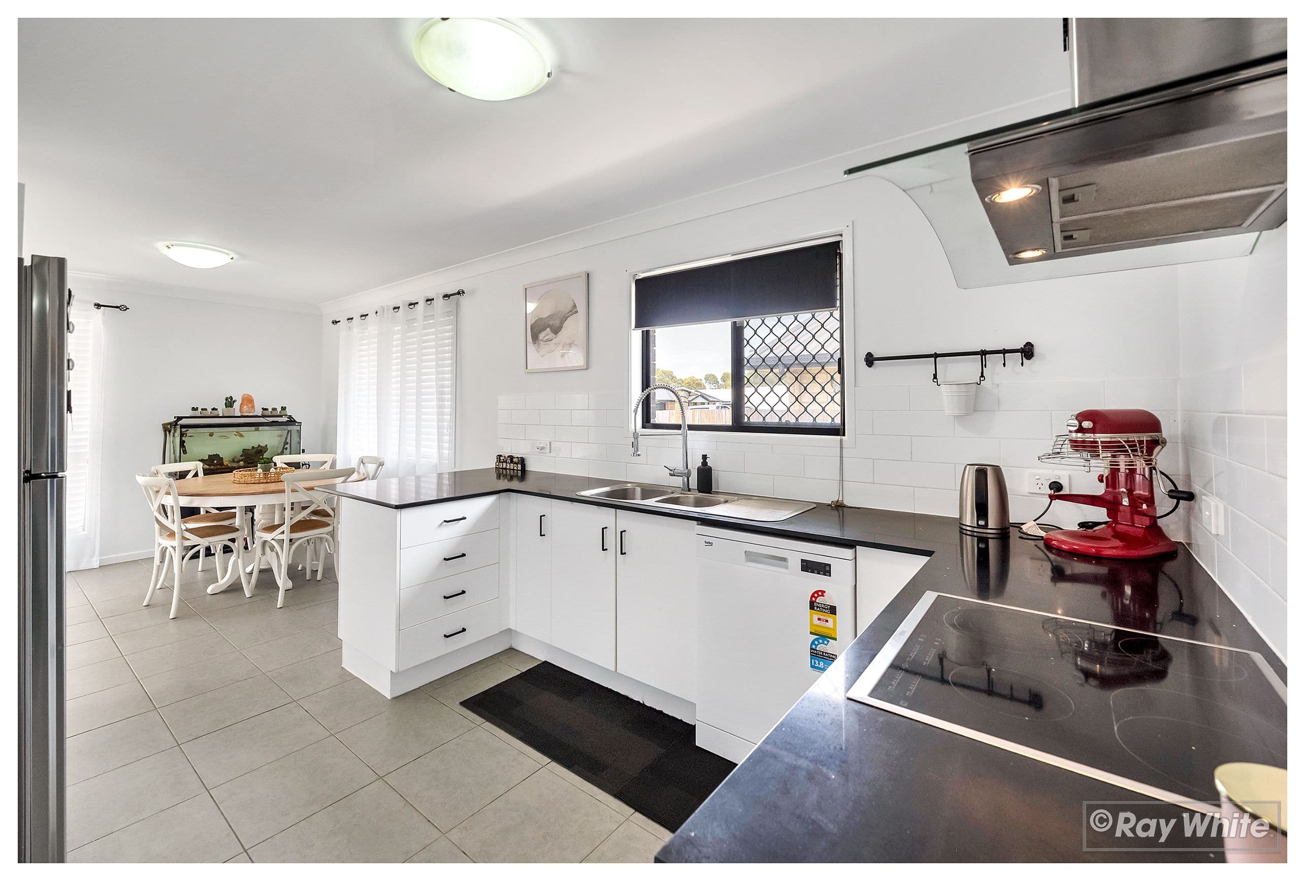 2 Jomarant Place, Kawana QLD 4701, Kawana - Thumbnail 3