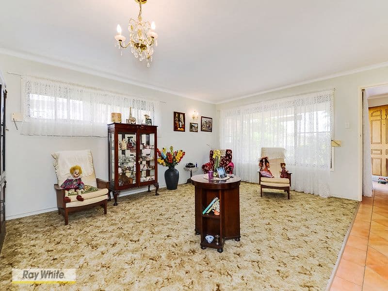 25 Hibiscus Avenue, Redcliffe QLD 4020, Redcliffe - Thumbnail 2