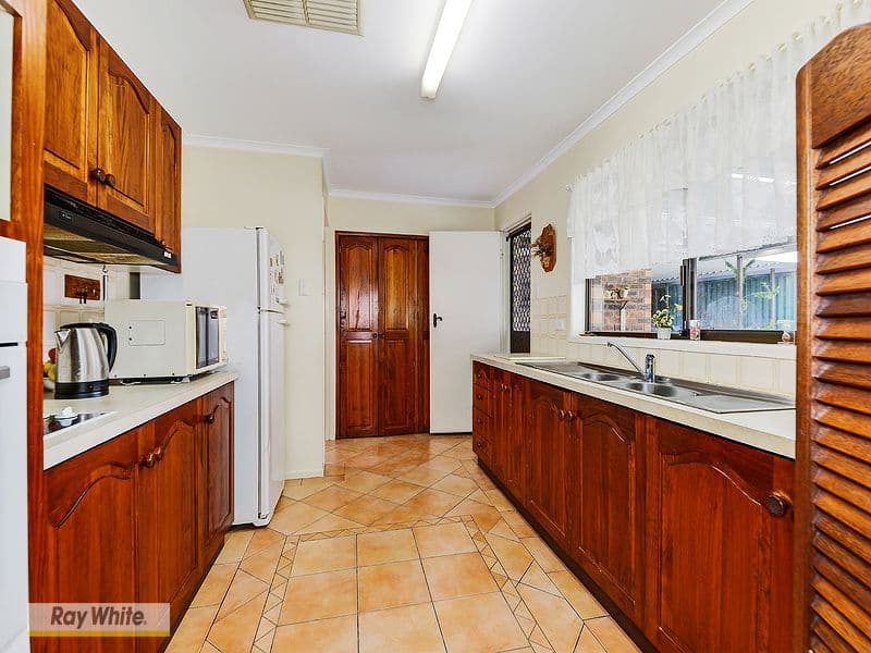 25 Hibiscus Avenue, Redcliffe QLD 4020, Redcliffe - Thumbnail 3