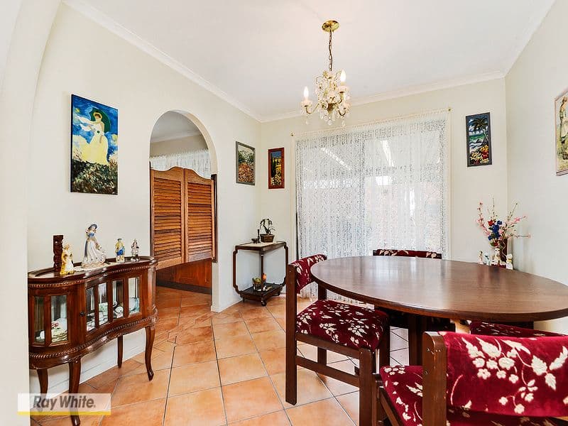 25 Hibiscus Avenue, Redcliffe QLD 4020, Redcliffe - Thumbnail 4