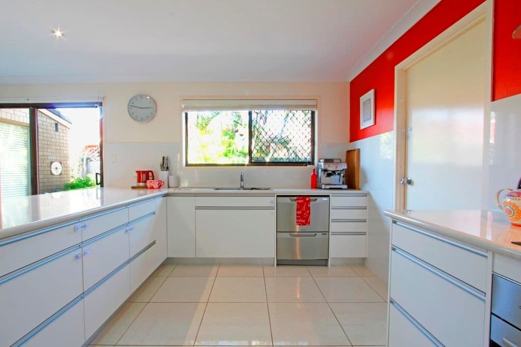 22 Carolina Close, ELANORA QLD 4221, Elanora - Thumbnail 2