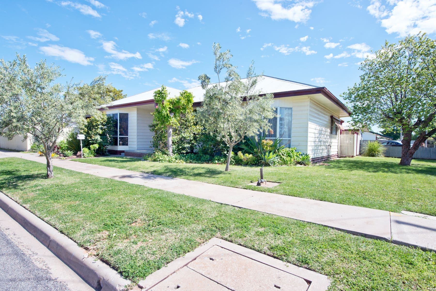 4 Douglas Avenue, Swan Hill VIC 3585, Swan Hill - Thumbnail 2