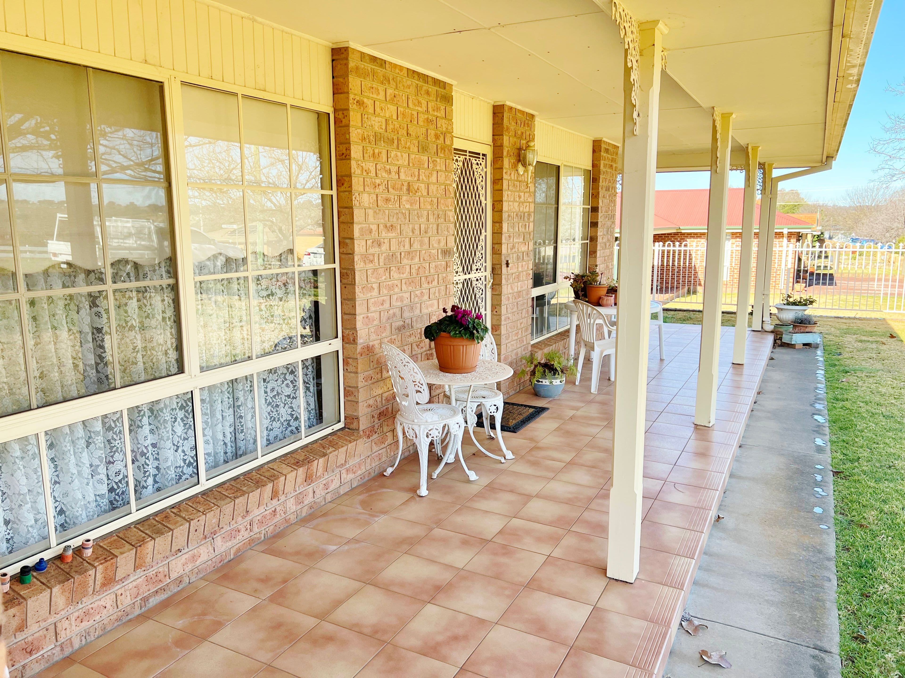 2/18 White Street, Young NSW 2594, Young - Thumbnail 2