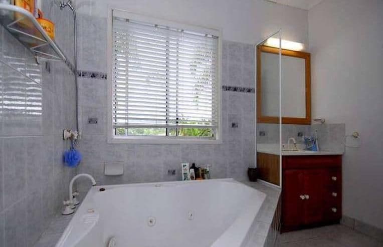 5 Stralock Street, CHAPEL HILL QLD 4069, Chapel Hill - Thumbnail 3