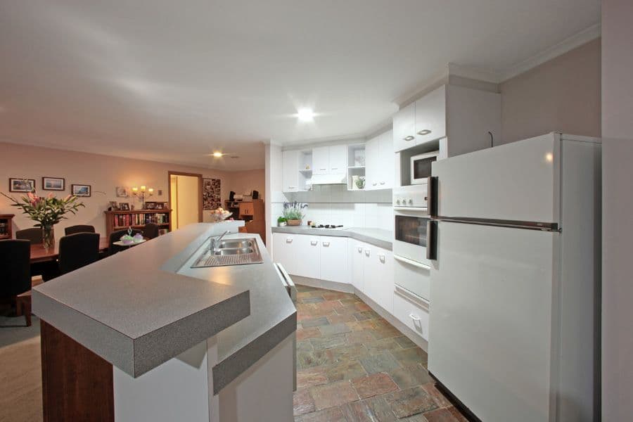 8 Easton Court, FERNTREE GULLY VIC 3156, Ferntree Gully - Thumbnail 2