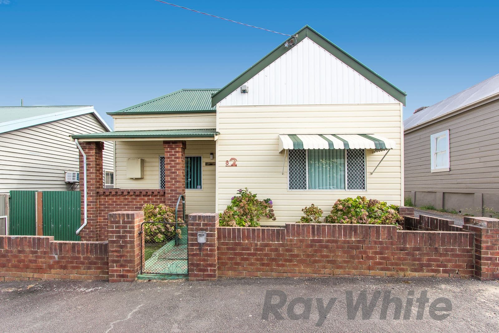 8 Bryant Street, Tighes Hill - Image 1