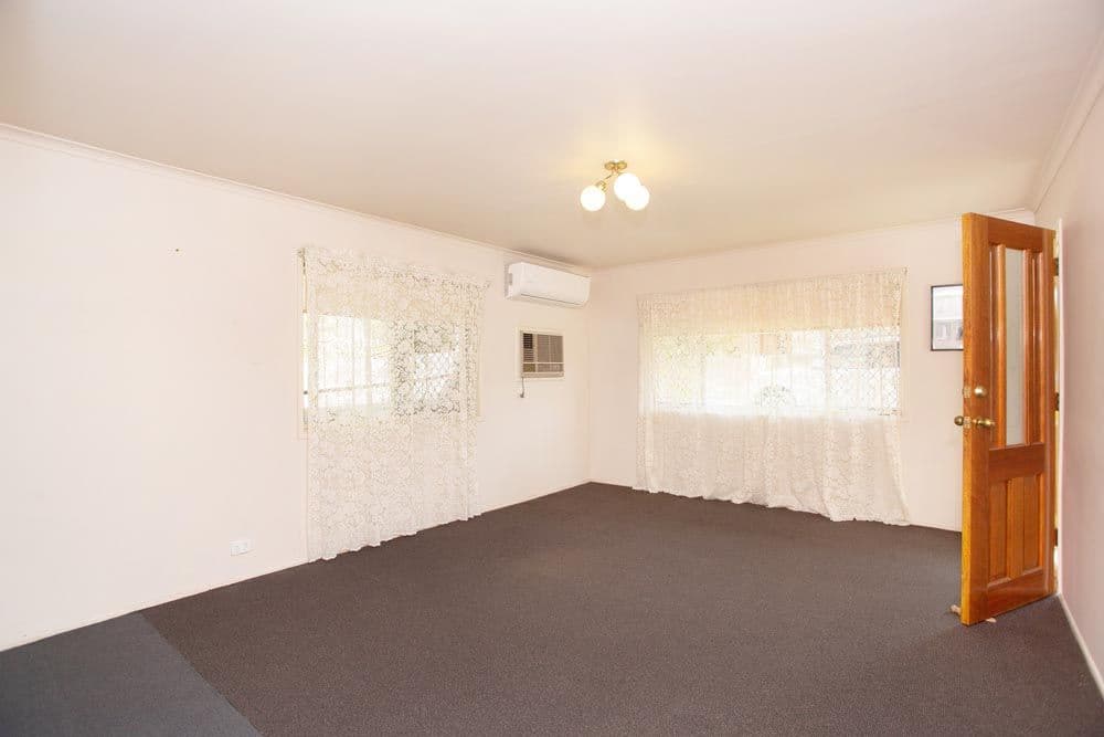 34 Rosewall Street, Upper Mount Gravatt QLD 4122, Upper Mount Gravatt - Thumbnail 3