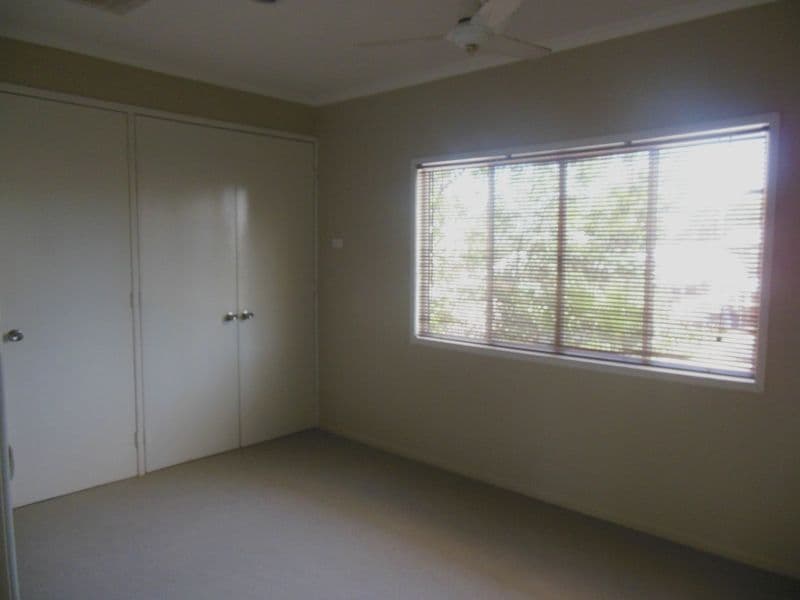 15 Dawn Crescent, EMERALD QLD 4720, Emerald - Thumbnail 6
