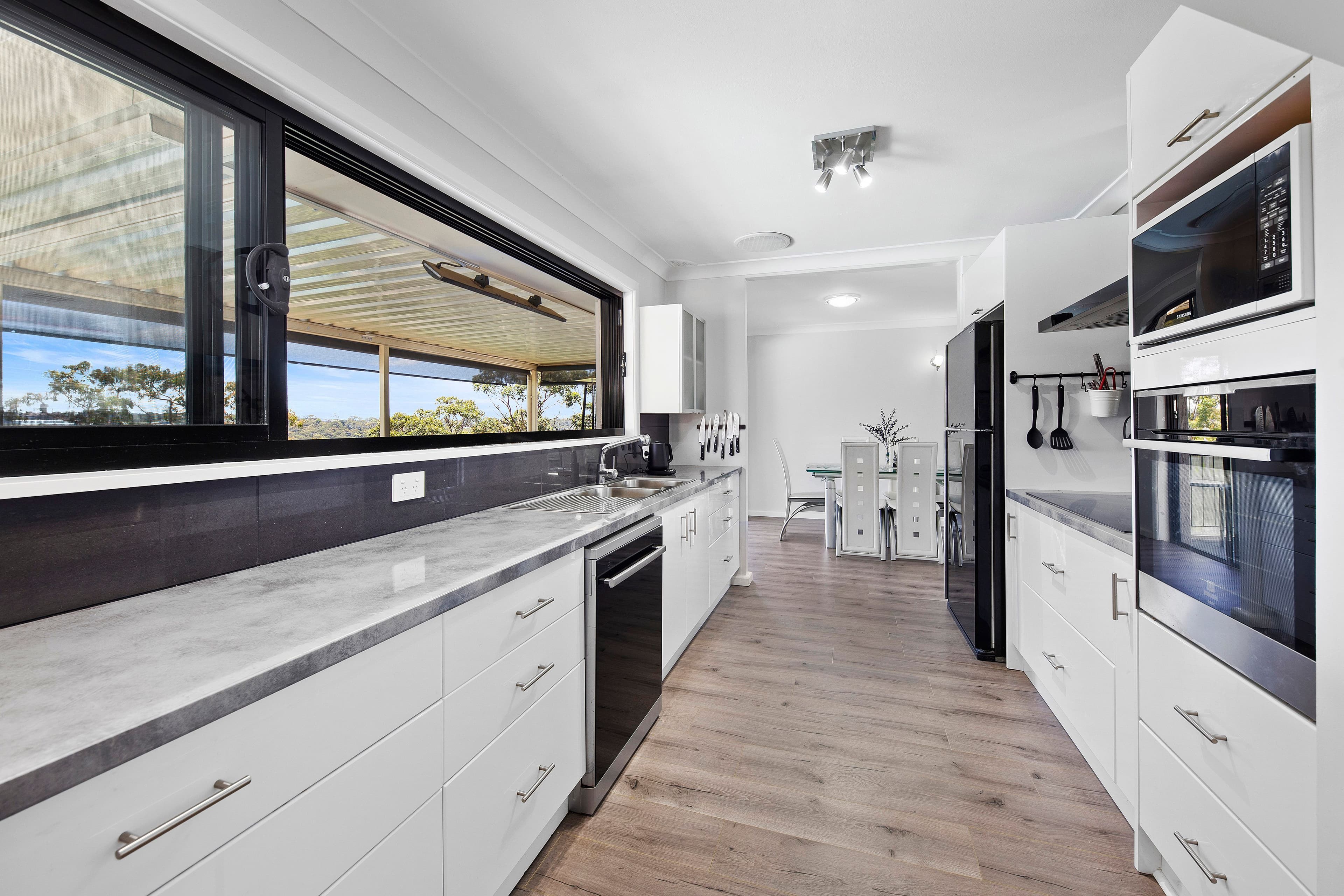 15 Mountain Street, Engadine NSW 2233, Engadine - Thumbnail 3