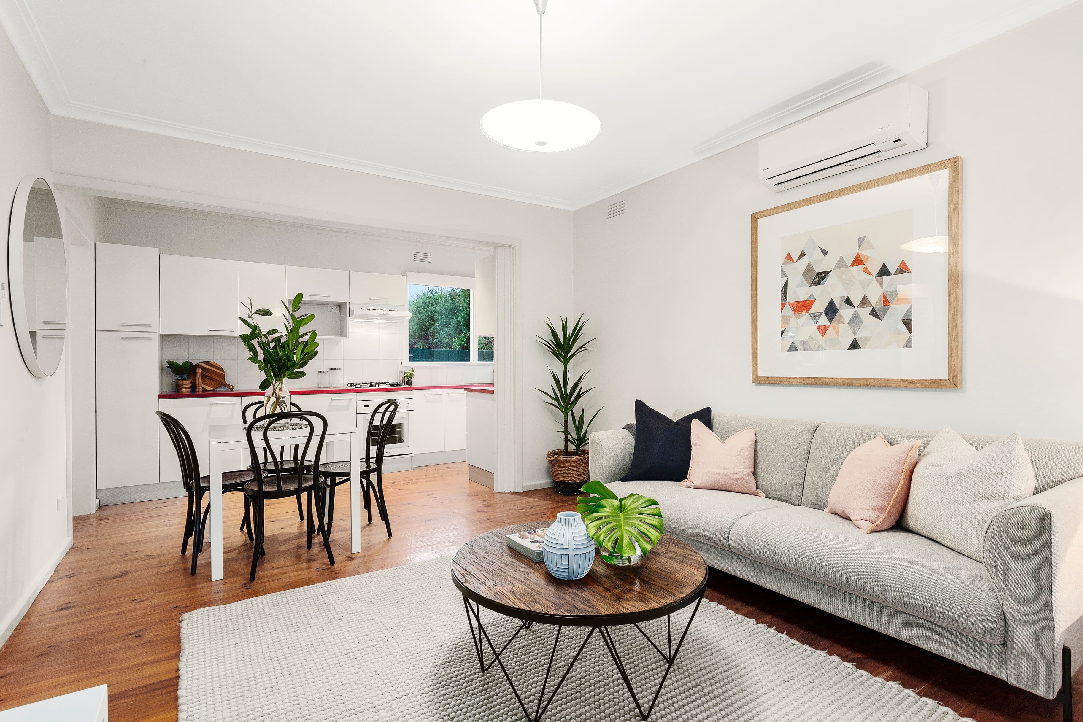 2 Elizabeth Crescent, Carnegie VIC 3163, Carnegie - Thumbnail 2