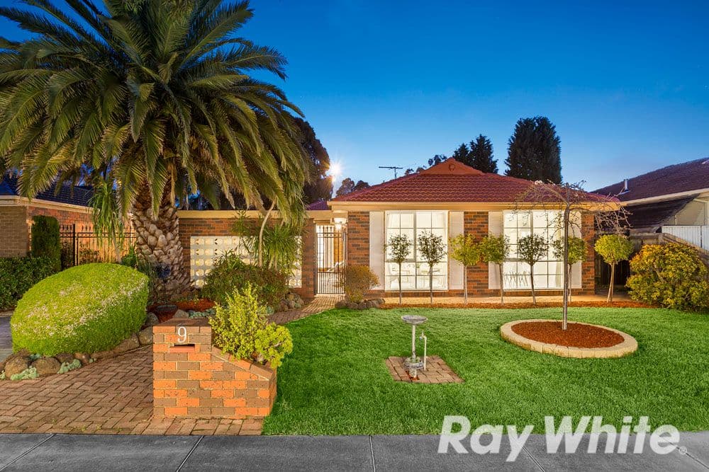 9 Hawksburn Crescent, Wantirna South VIC 3152, Wantirna South - Image 1