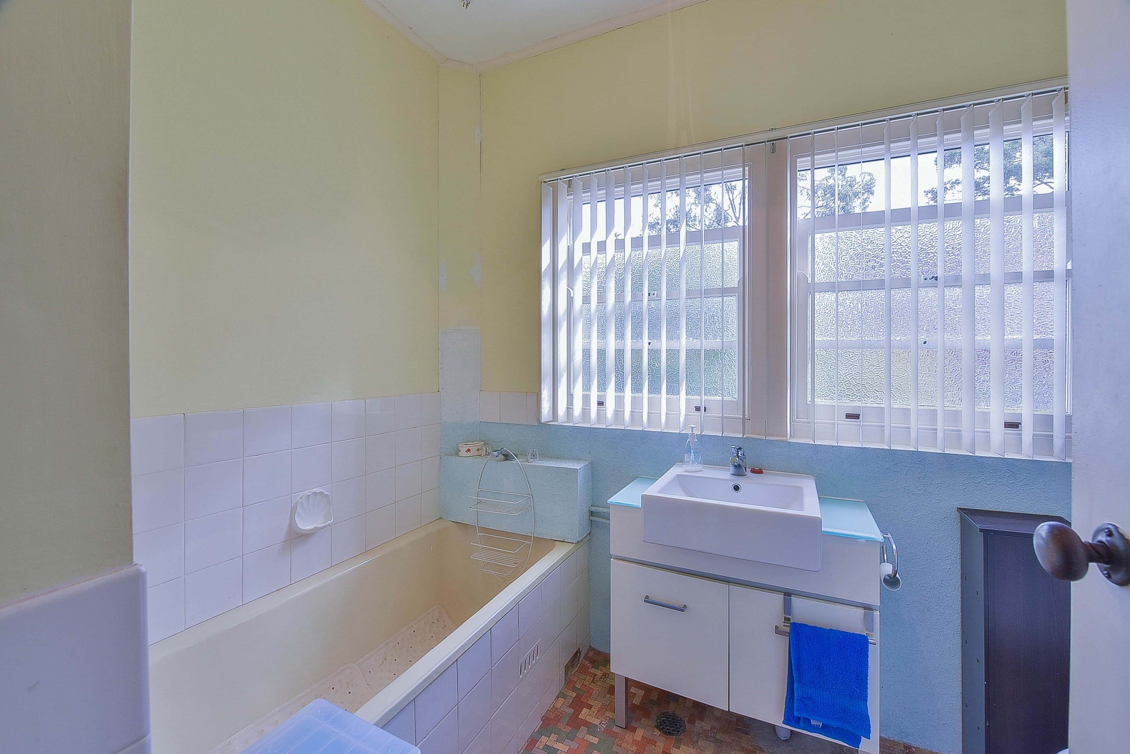 16 Kings Road, Ingleburn NSW 2565, Ingleburn - Thumbnail 3