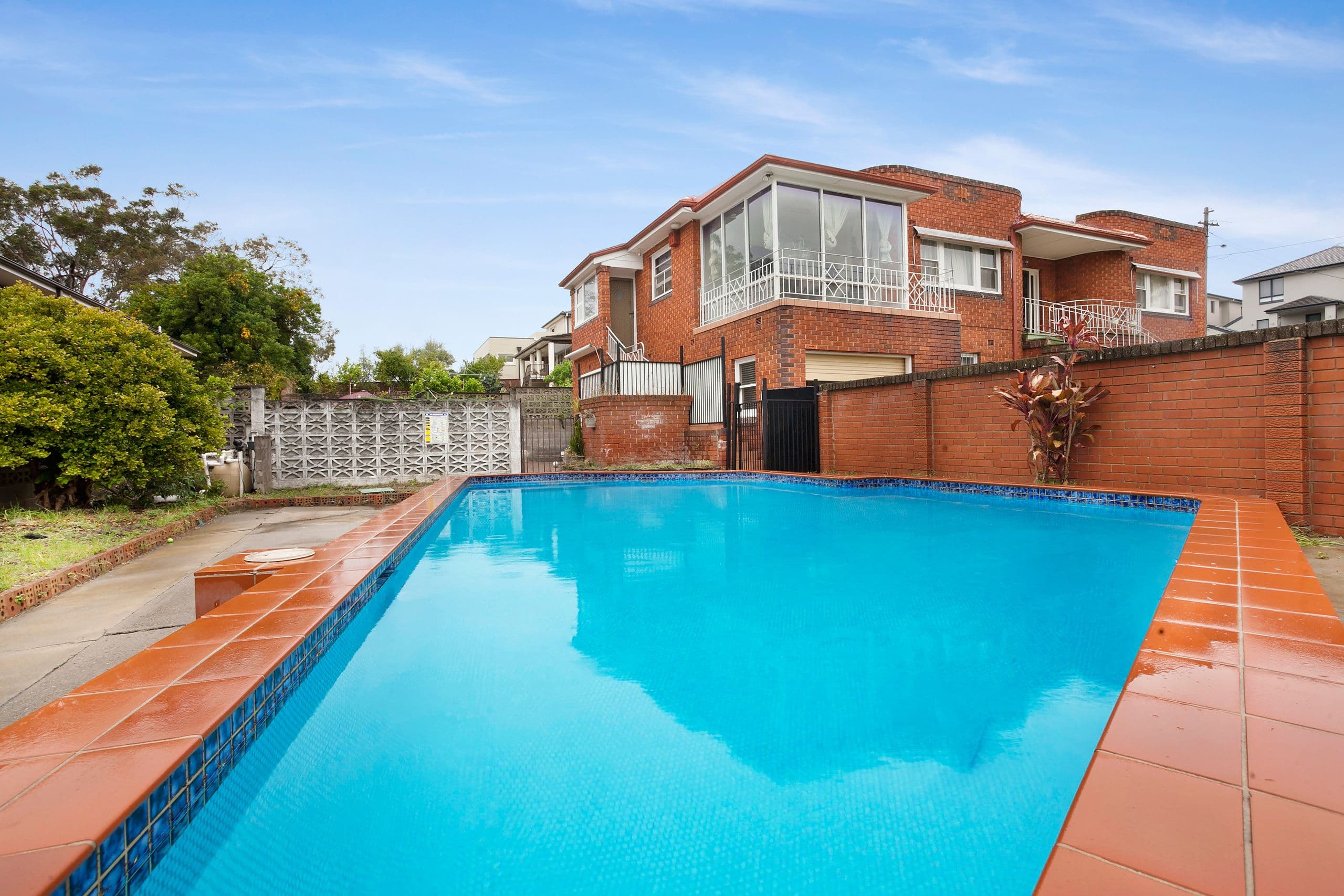 10 Benwerrin Avenue, Carss Park - Thumbnail 2