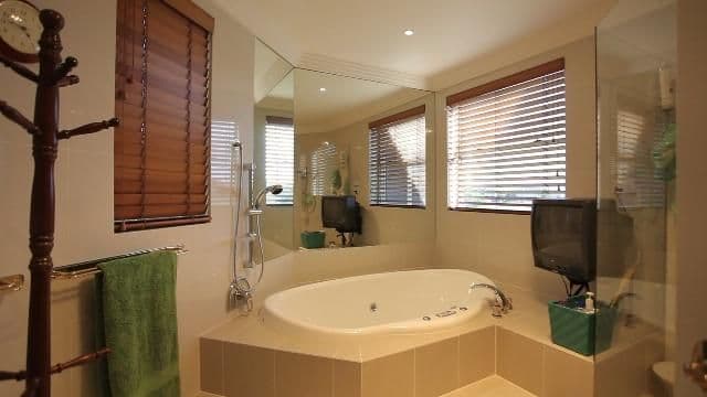 1666 Riverdale Drive, HOPE ISLAND QLD 4212, Hope Island - Thumbnail 8