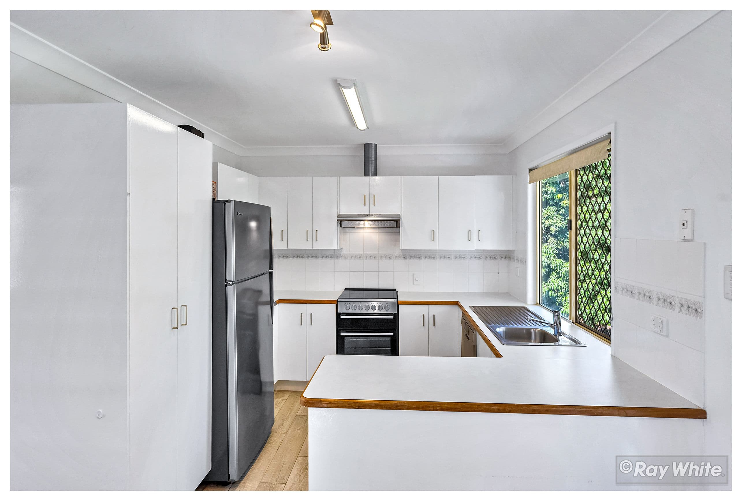27 Pillich Street, Kawana QLD 4701, Kawana - Thumbnail 2