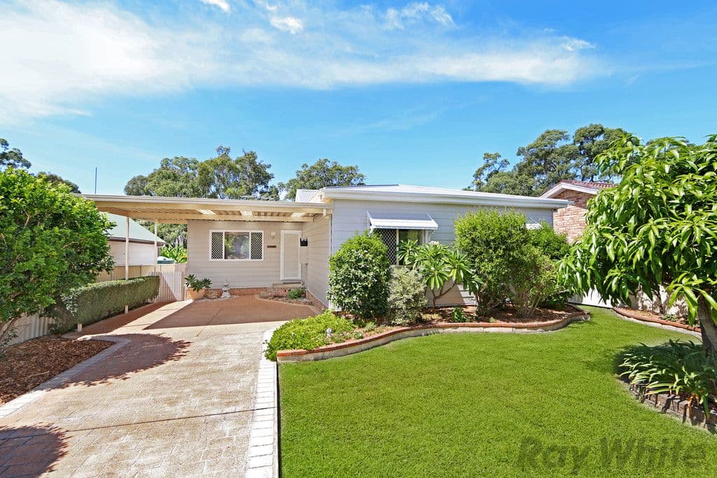 19 Huene Avenue, Budgewoi NSW 2262, Budgewoi - Image 1