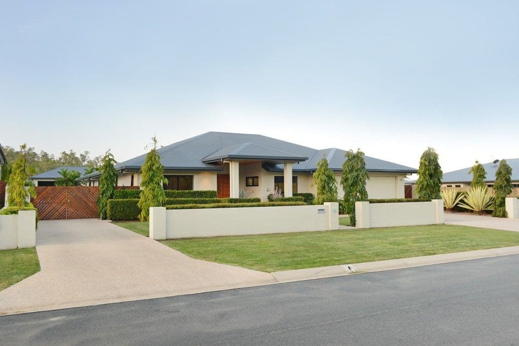11 Henderson Street, Cannonvale QLD 4802, Cannonvale - Image 1