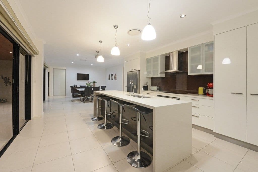 11 Henderson Street, Cannonvale QLD 4802, Cannonvale - Thumbnail 6