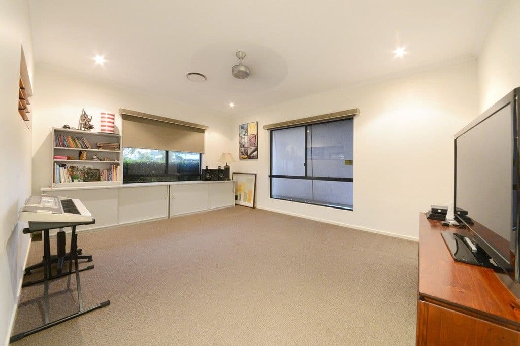 11 Henderson Street, Cannonvale QLD 4802, Cannonvale - Thumbnail 8