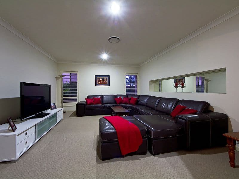 10 Rushcutter Avenue, OXENFORD QLD 4210, Oxenford - Thumbnail 2