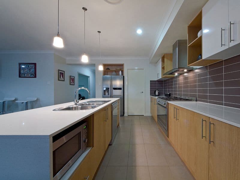 10 Rushcutter Avenue, OXENFORD QLD 4210, Oxenford - Thumbnail 4