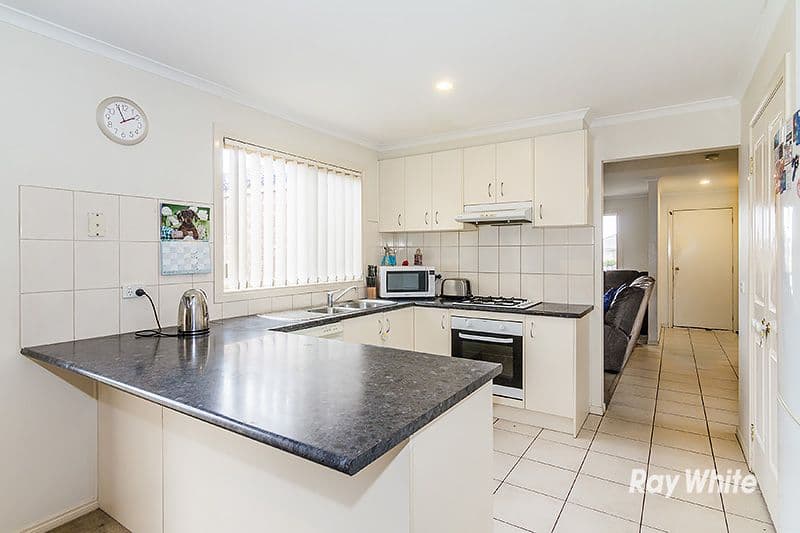 28 Geebung Road, Cranbourne West VIC 3977, Cranbourne West - Thumbnail 2