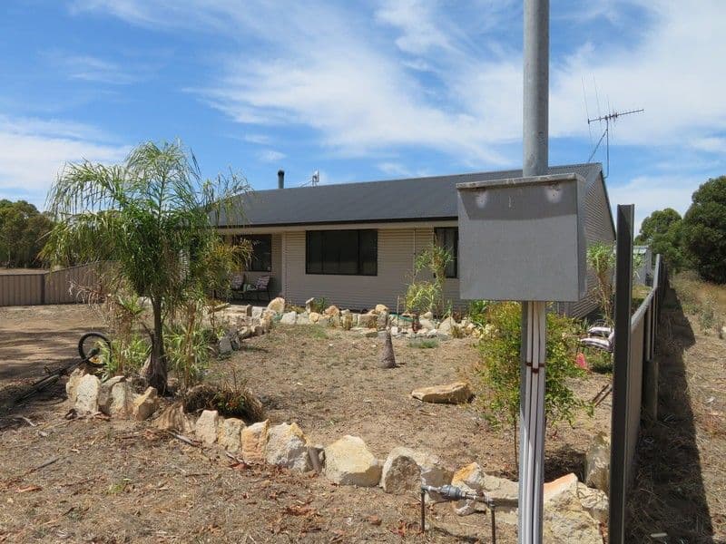 132 Third Avenue, Kendenup WA 6323, Kendenup - Thumbnail 2