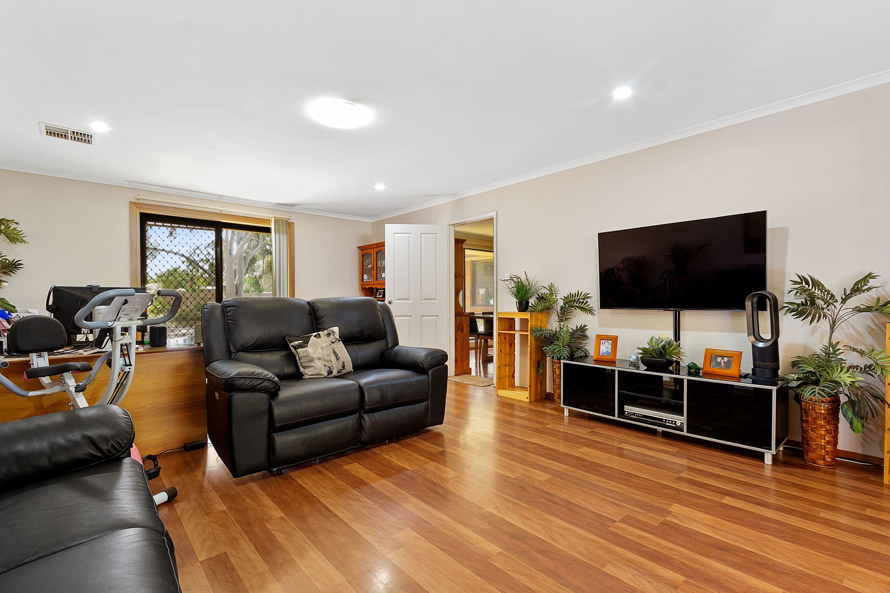 5 Kahan Close, Caroline Springs - Thumbnail 7