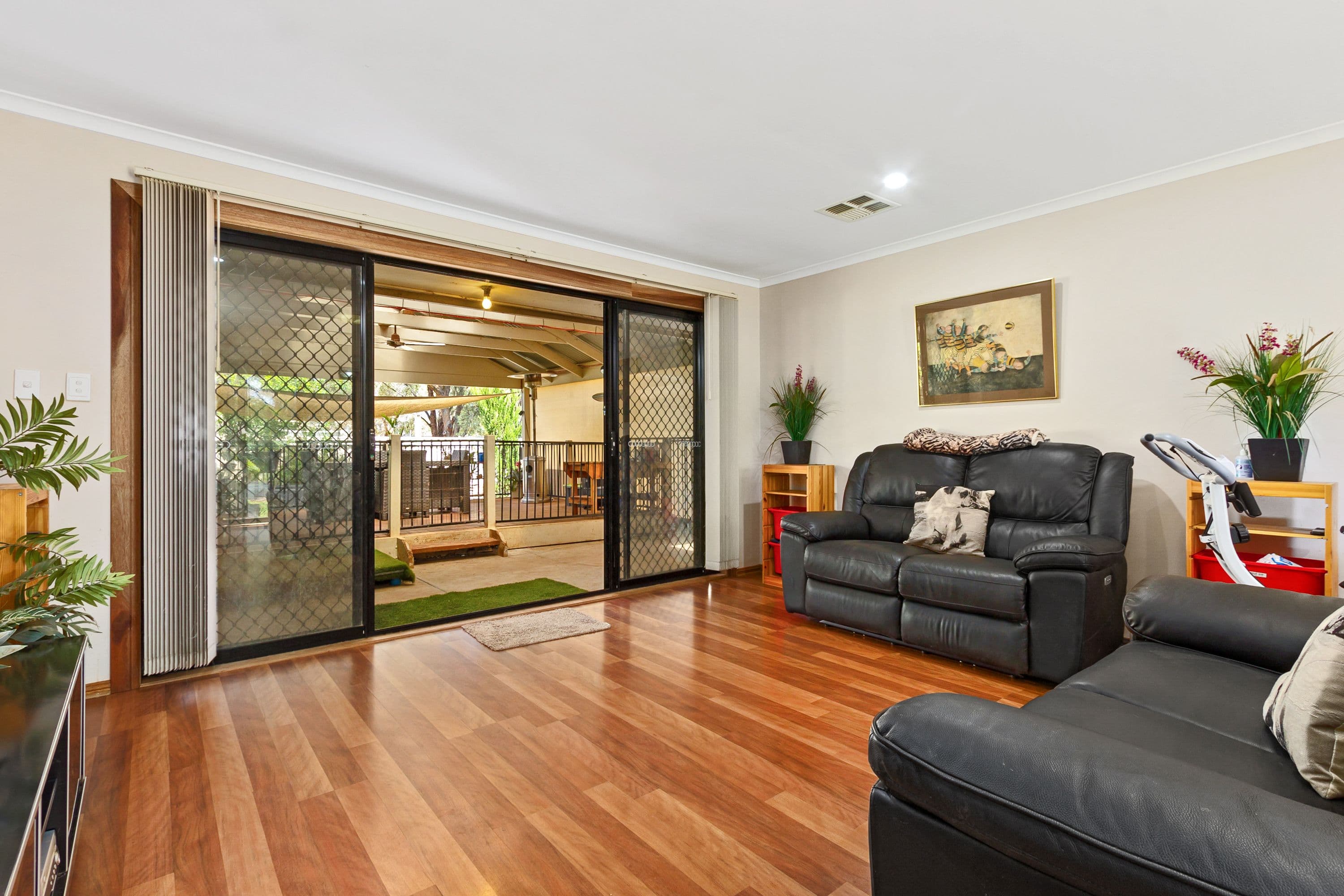 5 Kahan Close, Caroline Springs - Thumbnail 8