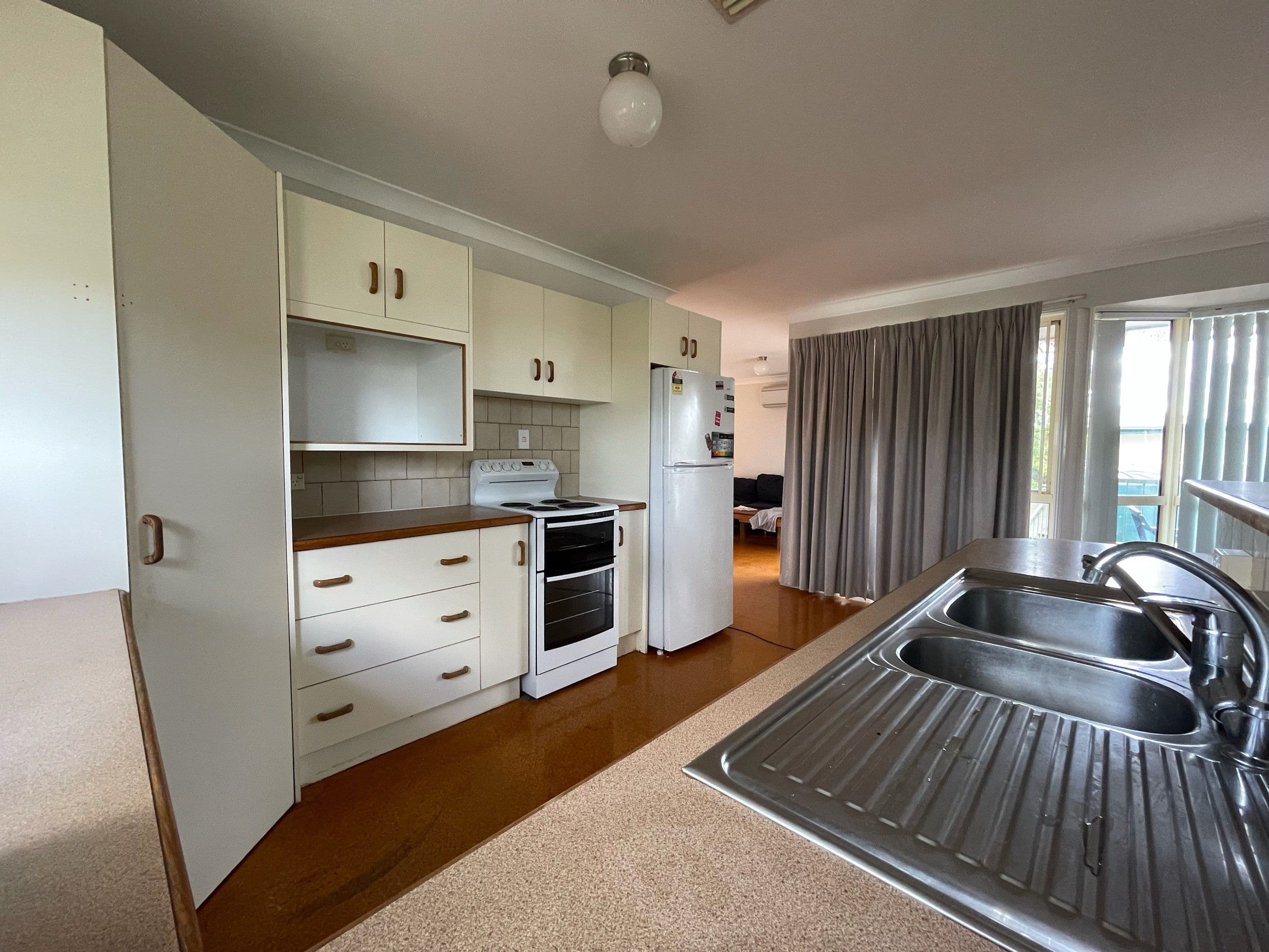 178 Kingfisher Street, Longreach QLD 4730, Longreach - Thumbnail 3