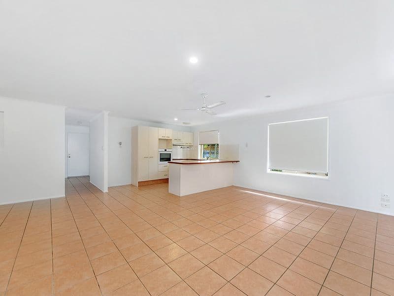 6 Lomandra Court, Oxenford QLD 4210, Oxenford - Thumbnail 4