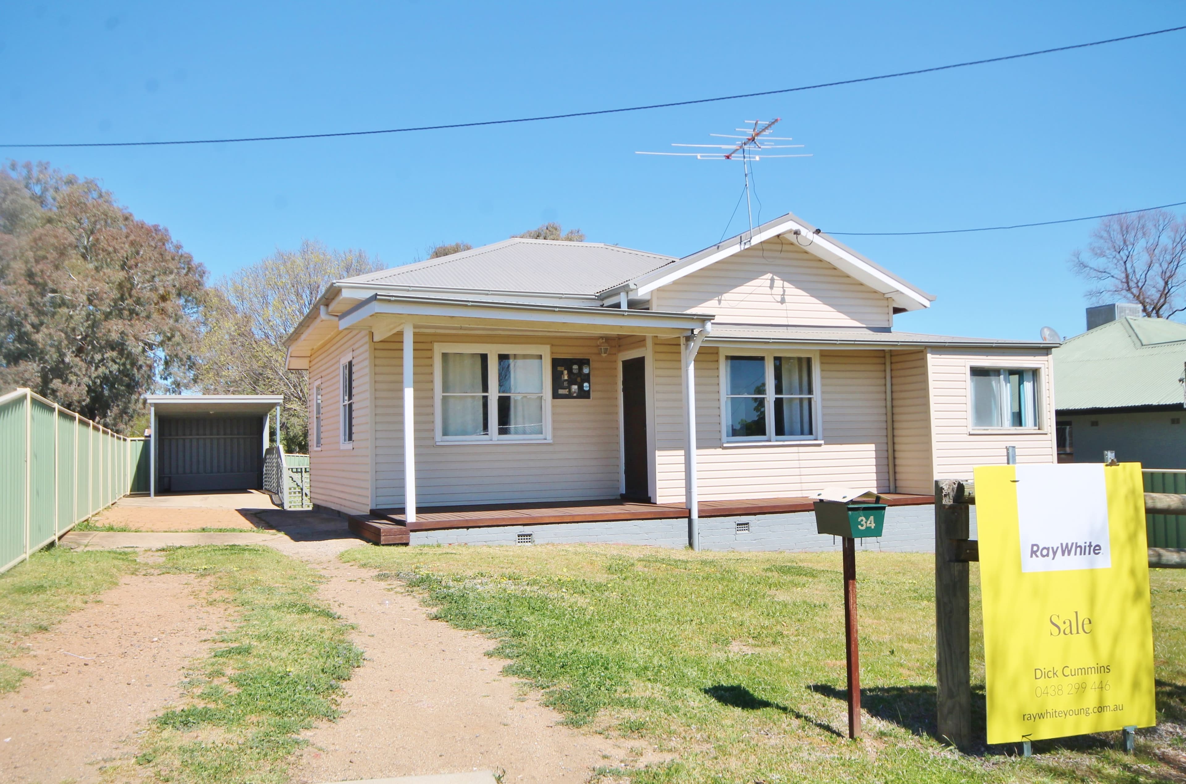34 William Street, Young - Image 1