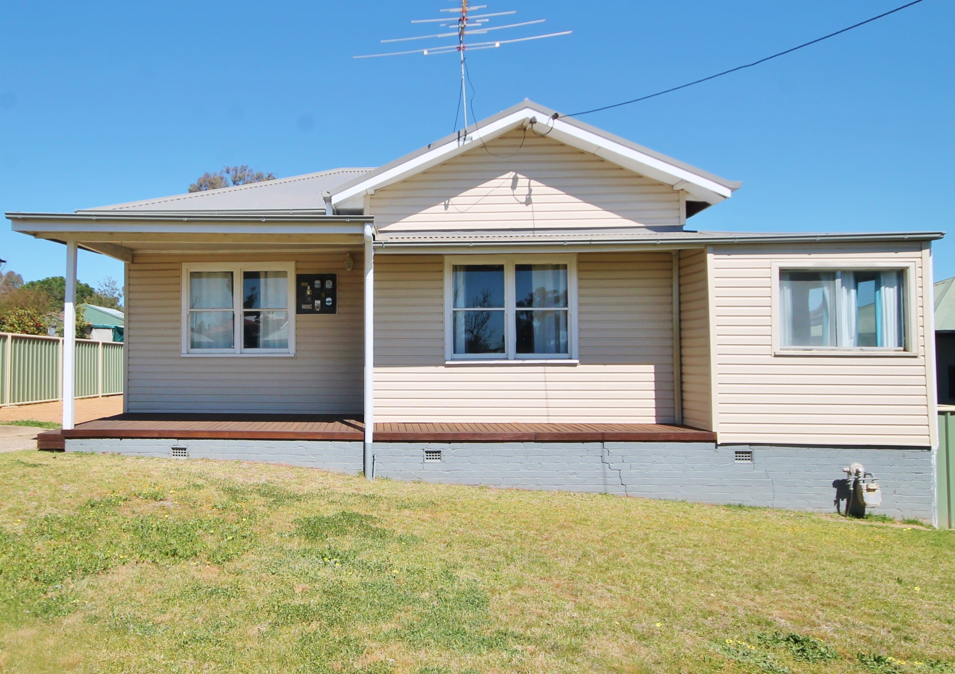 34 William Street, Young - Thumbnail 2