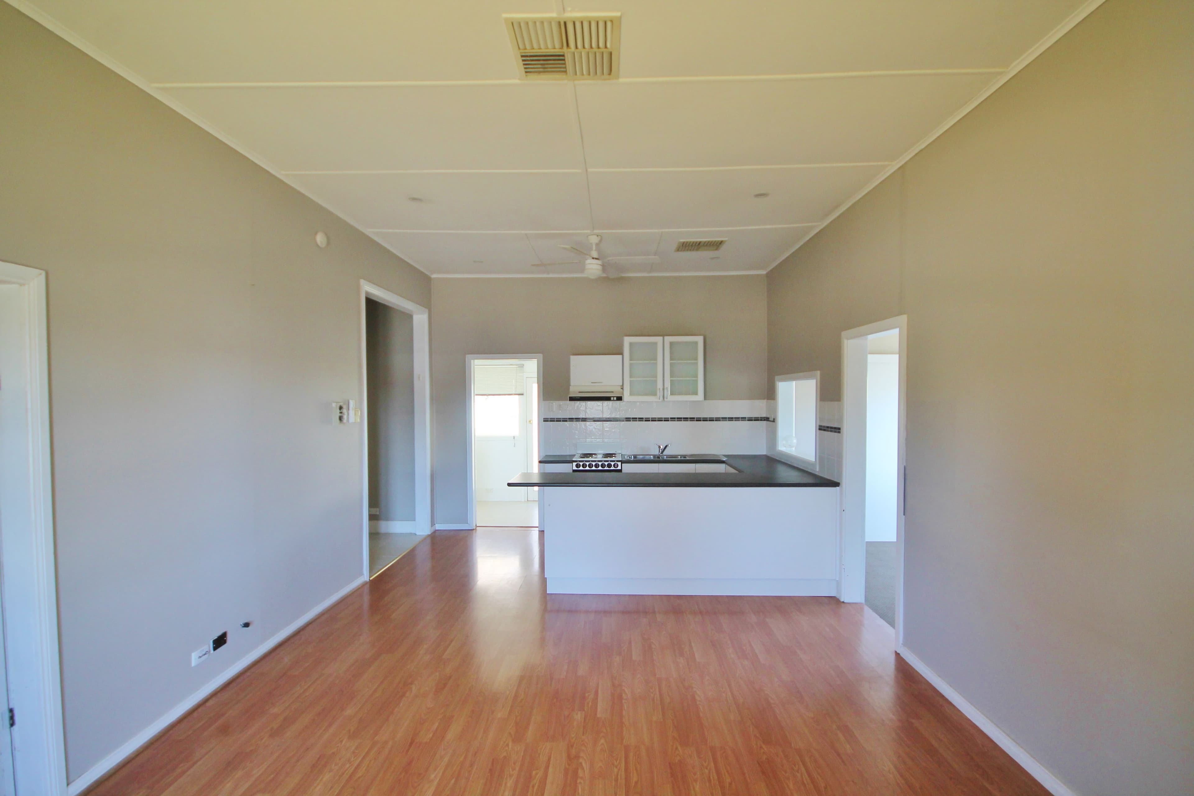 34 William Street, Young - Thumbnail 5