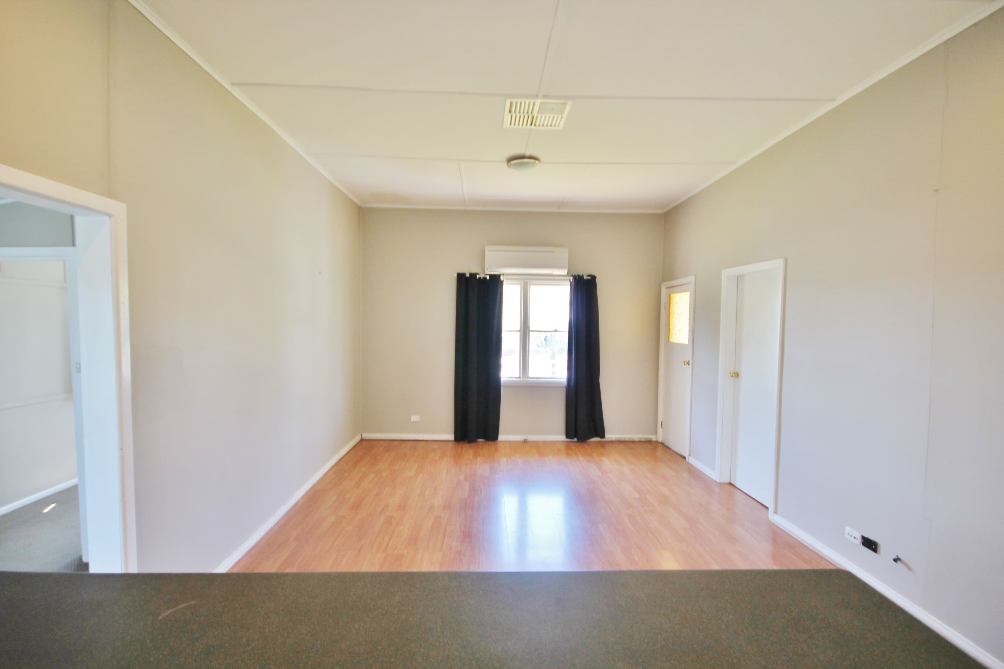 34 William Street, Young - Thumbnail 6